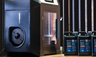 این کمپین Kickstarter با هدف آوردن قالب گیری تزریقی به روی میز کار شما راه اندازی شده است.